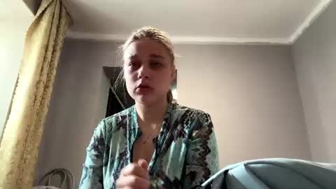 Julia online show from 07/19/26, 05:00