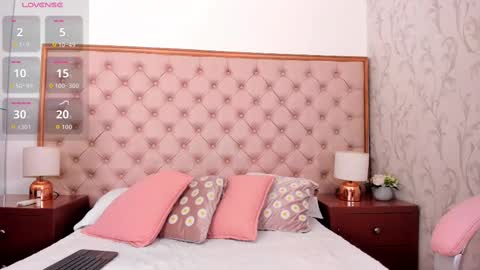 Snapshot of hillary_chen chatting on 10/14/25, 11:44 Hillary online show from 10/14/25, 11:44