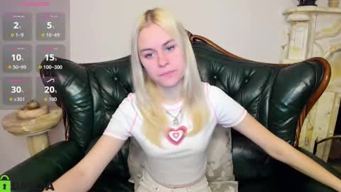 Snapshot of hilleva chatting on 10/25/25, 07:38 hilleva online show from 10/25/25, 07:38