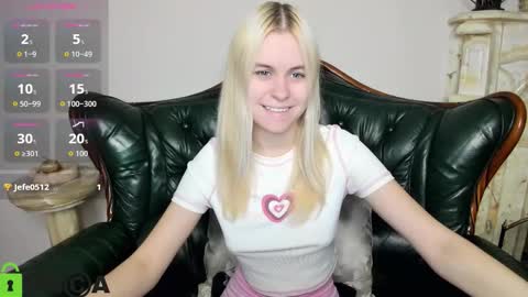 Snapshot of hilleva chatting on 11/12/25, 08:37 hilleva online show from 11/12/25, 08:37