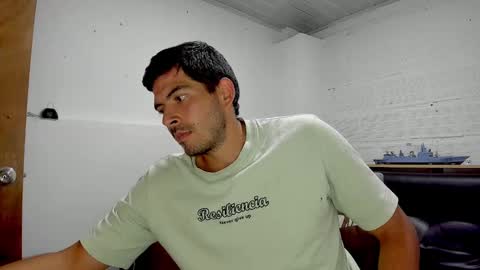 Snapshot of himoreno97 chatting on 01/16/25, 10:34 Hi moreno online show from 01/16/25, 10:34