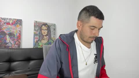 Snapshot of himoreno97 chatting on 10/20/25, 08:53 Hi moreno online show from 10/20/25, 08:53