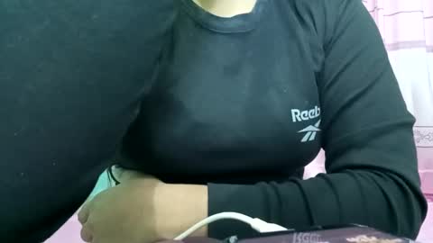 himuhimu22 online show from 12/11/24, 11:41