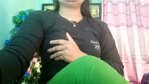 himuhimu22 online show from 12/17/24, 02:01