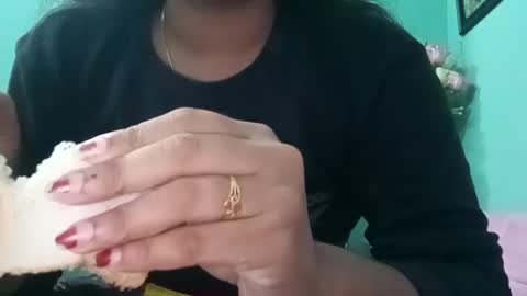 himuhimu22 online show from 12/25/24, 12:37