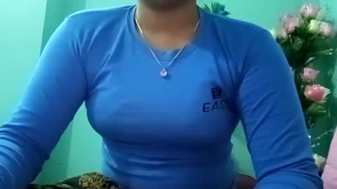 himuhimu22 online show from 12/30/24, 12:09