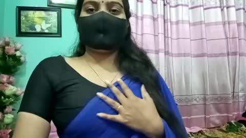 himuhimu22 online show from 01/12/25, 01:58