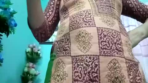 himuhimu22 online show from 01/15/25, 09:51
