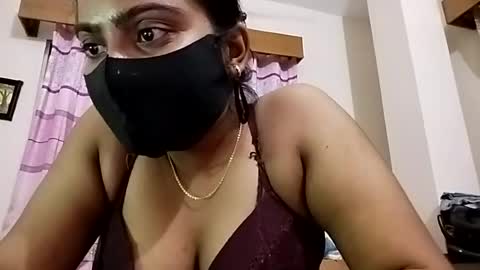 himuhimu22 online show from 06/12/26, 10:08