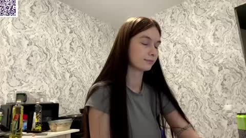 Snapshot of hinadesire chatting on 05/17/26, 07:43 Hina online show from 05/17/26, 07:43