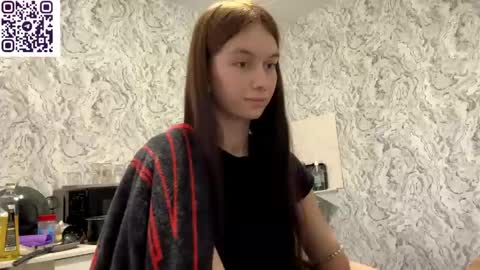 Snapshot of hinadesire chatting on 06/05/26, 11:32 Hina online show from 06/05/26, 11:32