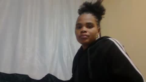 Snapshot of hinah89 chatting on 06/11/26, 12:32 hinah89 online show from 06/11/26, 12:32