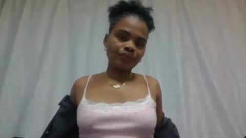 Snapshot of hinah89 chatting on 06/11/26, 11:52 hinah89 online show from 06/11/26, 11:52