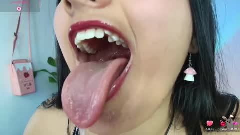 Snapshot of hinata_21_ chatting on 10/29/25, 09:05 hinata online show from 10/29/25, 09:05