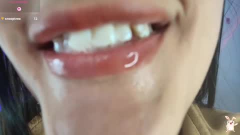 Snapshot of hinata_21_ chatting on 11/21/25, 08:51 hinata online show from 11/21/25, 08:51