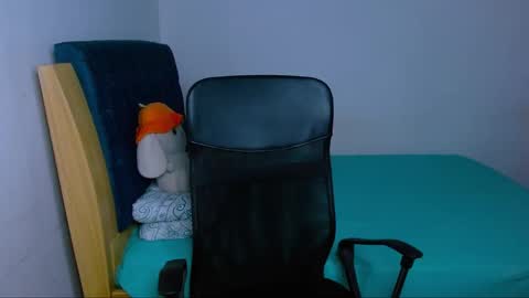 Snapshot of hinata_9 chatting on 03/03/26, 02:01 0600AM-1100AM - online show from 03/03/26, 02:01