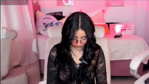 Snapshot of hinataweed01 chatting on 10/05/25, 01:04 Karol Independent Model online show from 10/05/25, 01:04