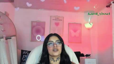 Snapshot of hinataweed01 chatting on 10/27/25, 01:31 Karol Independent Model online show from 10/27/25, 01:31