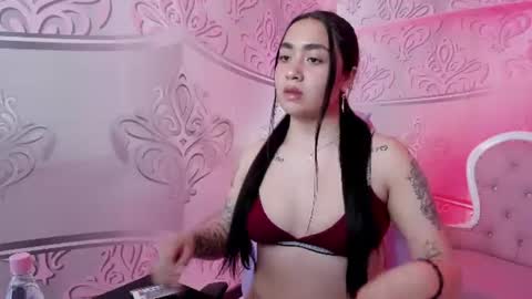 hinatta1_ online show from 06/16/26, 07:38
