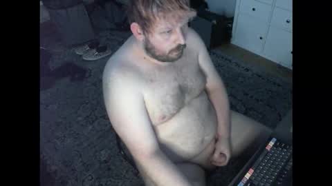 Snapshot of hipguy91 chatting on 10/29/25, 09:05 hipguy91 online show from 10/29/25, 09:05