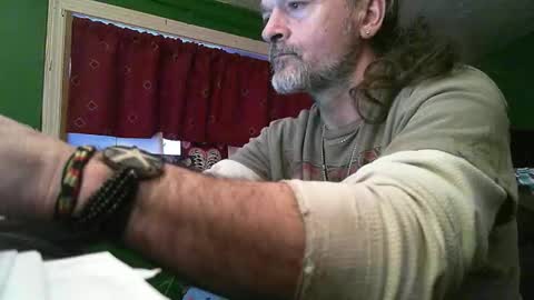 hippiedad333 online show from 02/19/26, 10:50