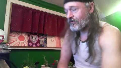 hippiedad333 online show from 03/24/26, 05:45