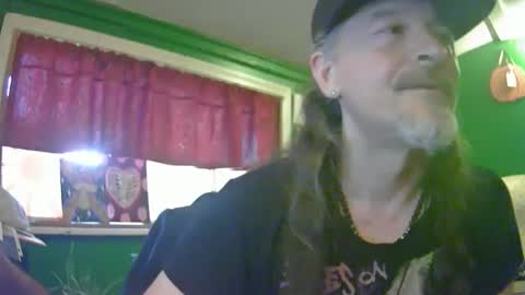 hippiedad333 online show from 06/05/26, 12:06