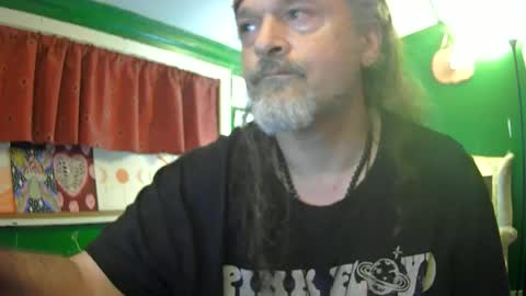 hippiedad333 online show from 06/15/26, 02:03
