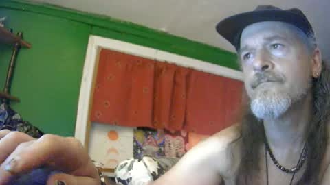 hippiedad333 online show from 06/24/26, 04:33