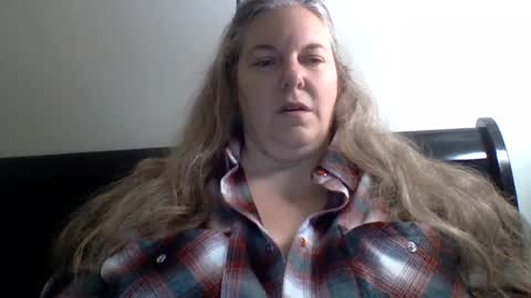 hippysnewhere online show from 07/17/26, 08:43