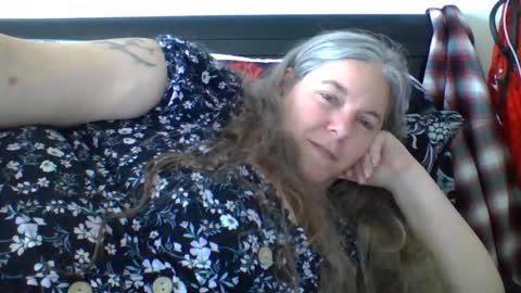hippysnewhere online show from 07/24/26, 09:35