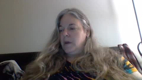 hippysnewhere online show from 07/25/26, 09:51