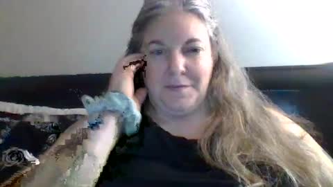 hippysnewhere online show from 07/30/26, 09:19
