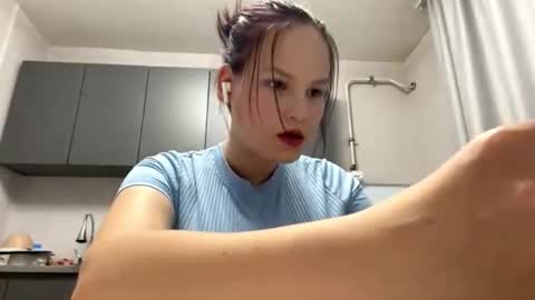 Snapshot of hirokobab chatting on 10/27/25, 02:10 Viola online show from 10/27/25, 02:10