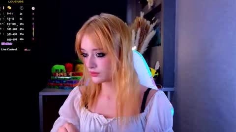 Ella online show from 09/19/25, 04:40