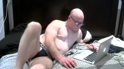 Snapshot of hitmanheart19745197743156 chatting on 02/01/25, 05:28 hitmanheart19745197743156 online show from 02/01/25, 05:28