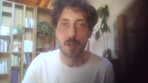 Snapshot of hitmenoww chatting on 05/21/26, 02:46 hitmenoww online show from 05/21/26, 02:46