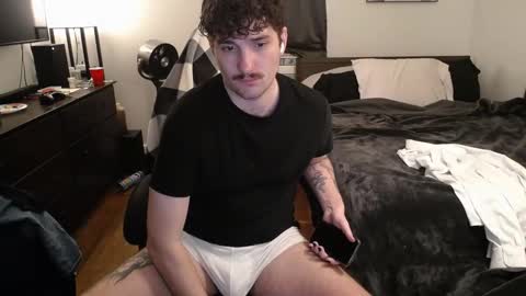 Snapshot of hngboymitch chatting on 09/22/25, 02:02 Mitch online show from 09/22/25, 02:02