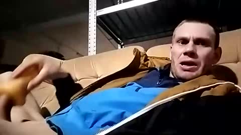 Snapshot of hnkkk88888 chatting on 10/12/25, 07:35 Fucker online show from 10/12/25, 07:35