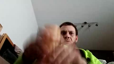 Snapshot of hnkkk88888 chatting on 11/15/25, 08:33 Fucker online show from 11/15/25, 08:33