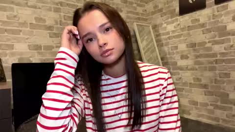 Sofia online show from 11/17/25, 05:08