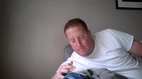 Snapshot of hockey258387 chatting on 12/27/24, 04:10 THE MAN online show from 12/27/24, 04:10