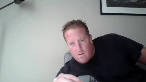 Snapshot of hockey258387 chatting on 09/28/25, 03:50 THE MAN online show from 09/28/25, 03:50