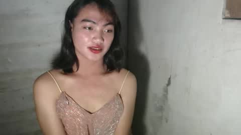 Snapshot of hoelyixia chatting on 12/02/25, 10:05 Ixia3 online show from 12/02/25, 10:05