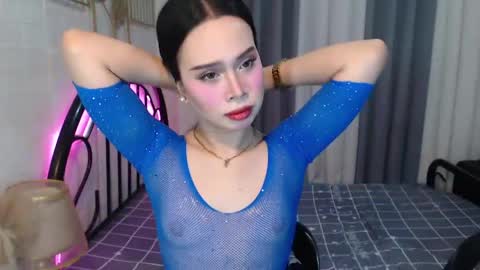 hoelymolly online show from 06/08/26, 07:47