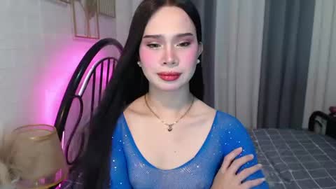 hoelymolly online show from 06/11/26, 07:01