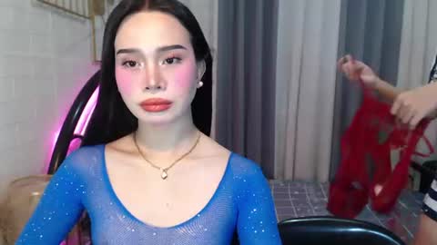 hoelymolly online show from 06/12/26, 06:29