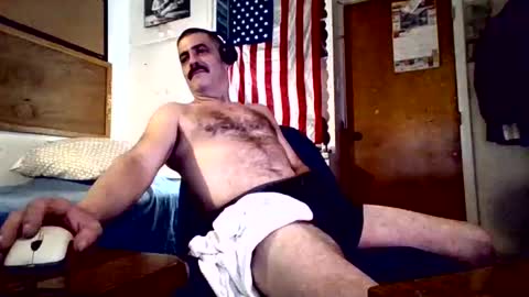 Snapshot of hoglegg99384194 chatting on 10/31/25, 09:05 hoglegg99384194 online show from 10/31/25, 09:05