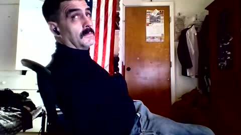 Snapshot of hoglegg99384194 chatting on 11/10/25, 04:22 hoglegg99384194 online show from 11/10/25, 04:22