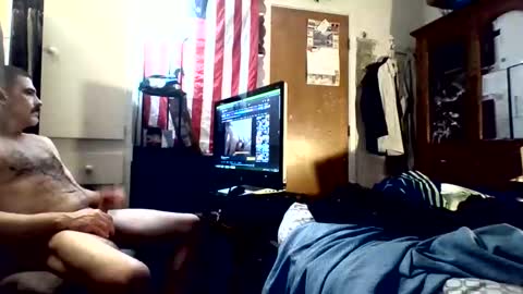 Snapshot of hoglegg99384194 chatting on 11/11/25, 12:21 hoglegg99384194 online show from 11/11/25, 12:21